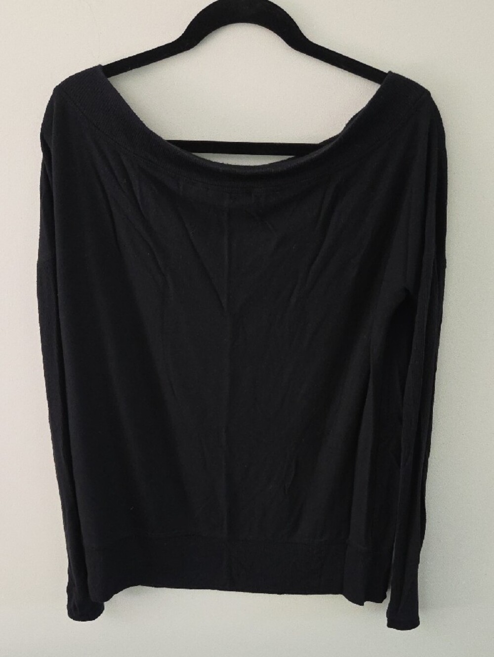 Athleta Black Off Shoulder Long Sleeve Sweater With Thumb Holes - Picture 6 of 6